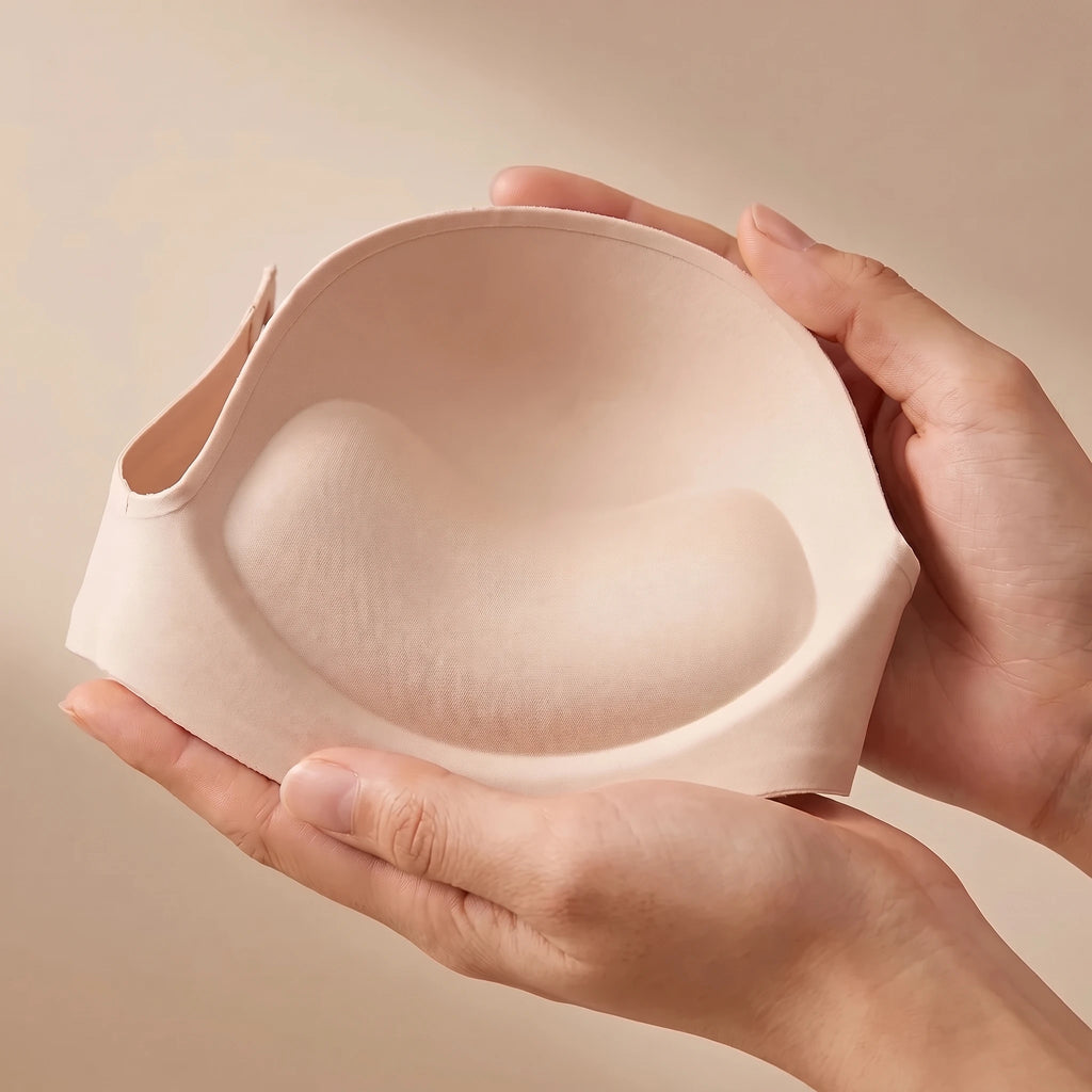 Push-up padded cup with ultra-thin edge detail